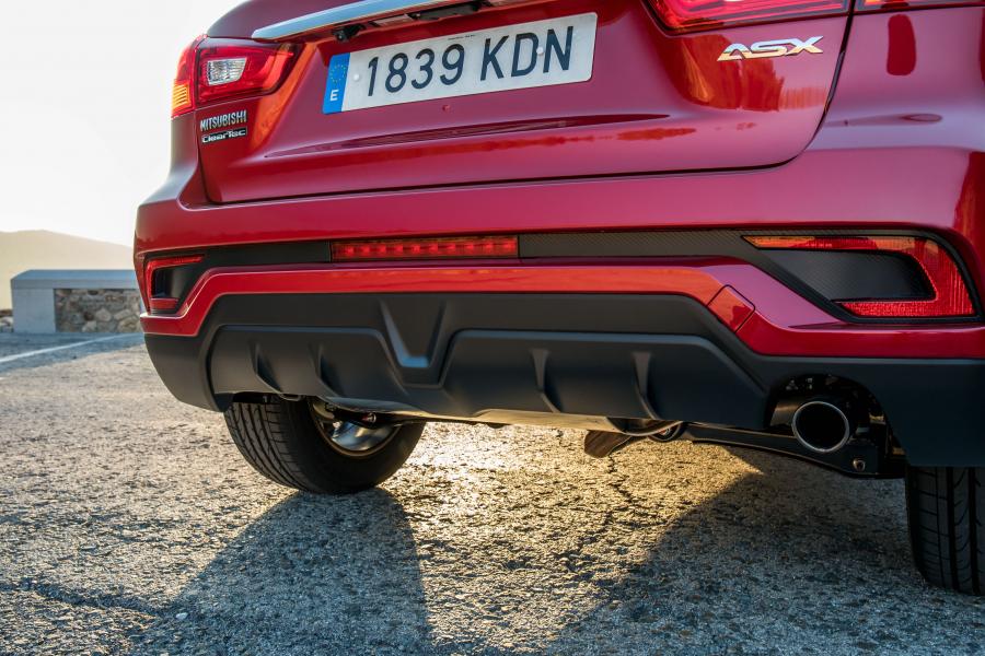 Детали экстерьера Mitsubishi ASX 2017 года  (WW) (фото 40 из 41)